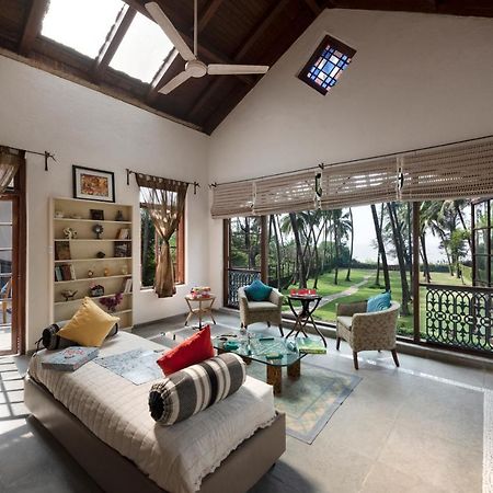 אליבג Saffronstays Thalassea, Alibaug - Picturesque Sea-Facing Villa With Colonial Decor מראה חיצוני תמונה