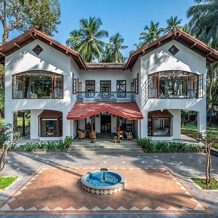אליבג Saffronstays Thalassea, Alibaug - Picturesque Sea-Facing Villa With Colonial Decor מראה חיצוני תמונה