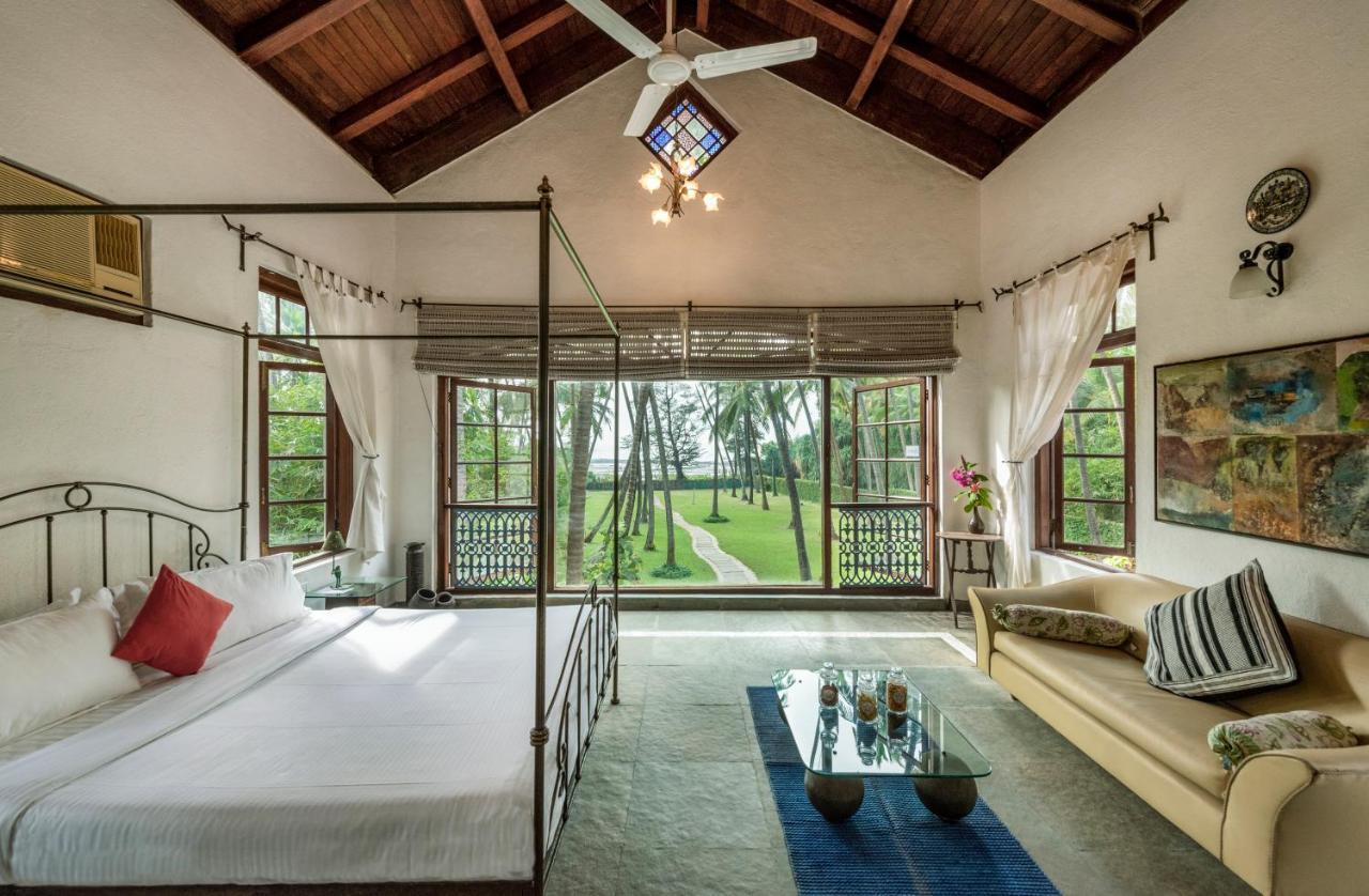 אליבג Saffronstays Thalassea, Alibaug - Picturesque Sea-Facing Villa With Colonial Decor מראה חיצוני תמונה