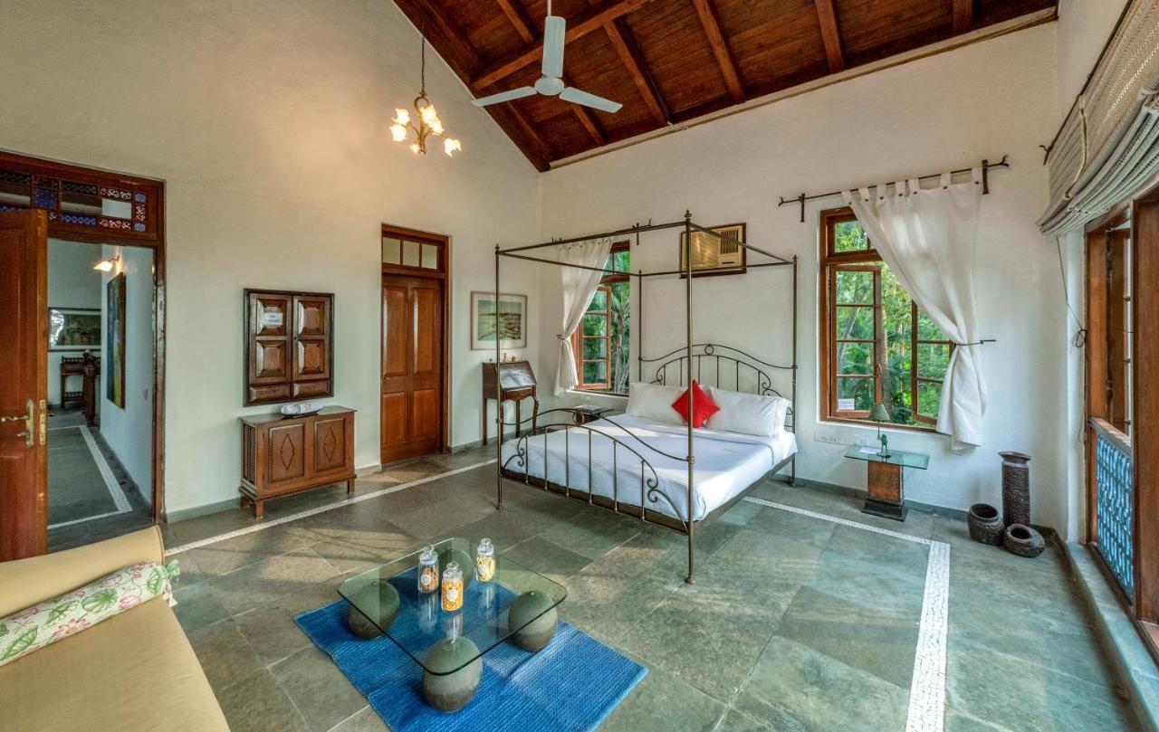 אליבג Saffronstays Thalassea, Alibaug - Picturesque Sea-Facing Villa With Colonial Decor מראה חיצוני תמונה