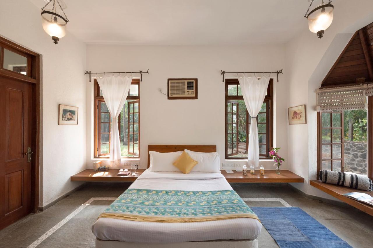אליבג Saffronstays Thalassea, Alibaug - Picturesque Sea-Facing Villa With Colonial Decor מראה חיצוני תמונה
