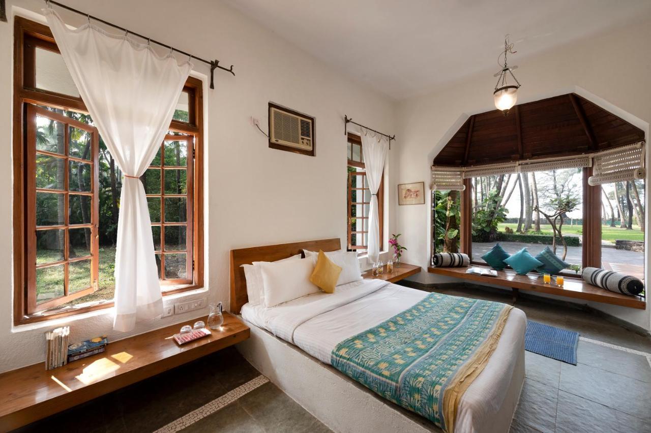 אליבג Saffronstays Thalassea, Alibaug - Picturesque Sea-Facing Villa With Colonial Decor מראה חיצוני תמונה